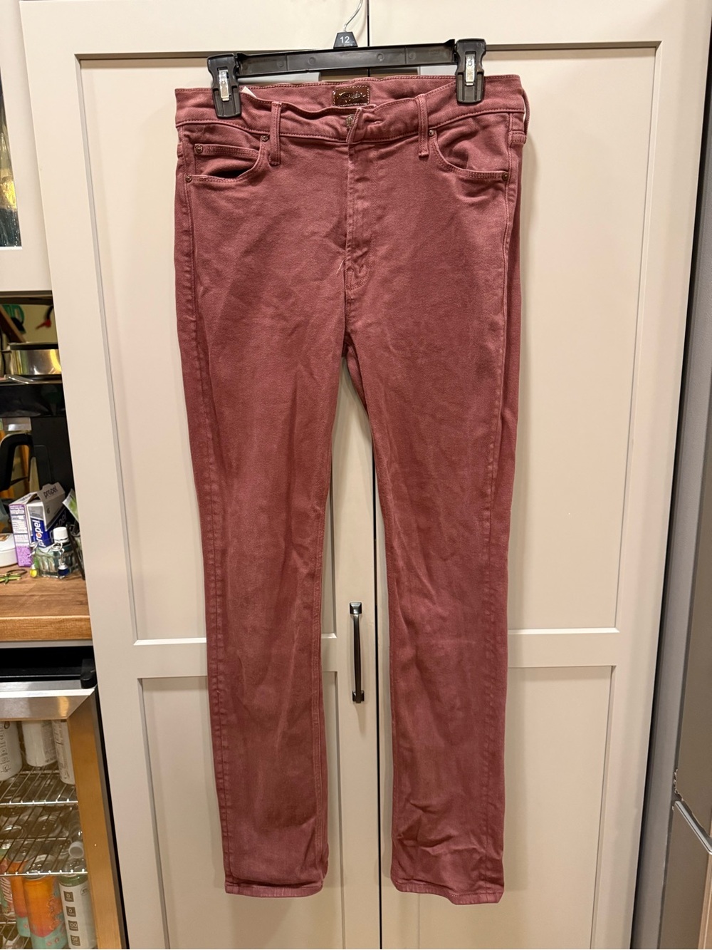 MOTHER The mid Rise Dazzler SkimpJeans in Dusty Rose/burgundy
